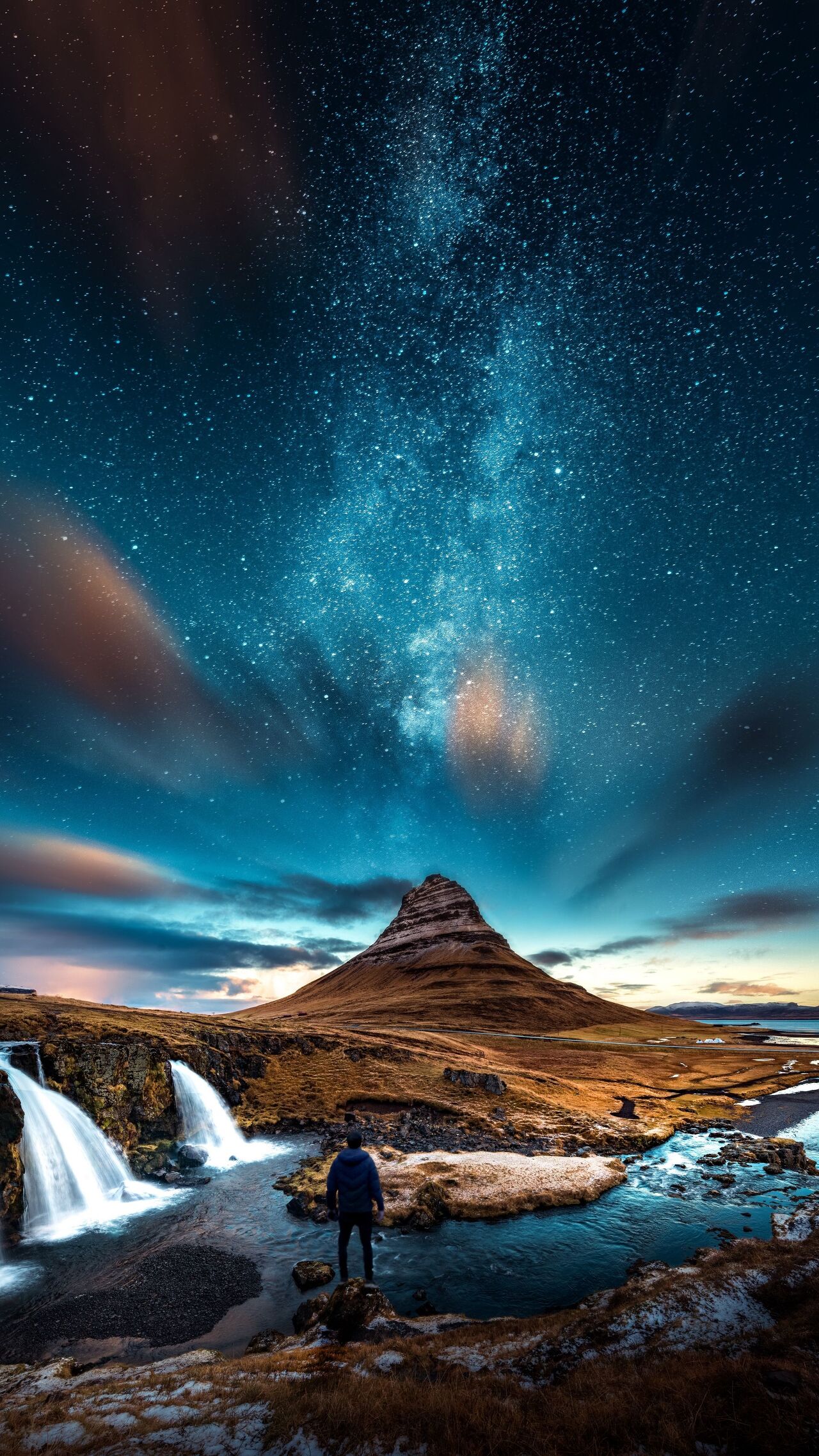 아이슬란드 키르큐펠(Kirkjufell) 은하수 사진