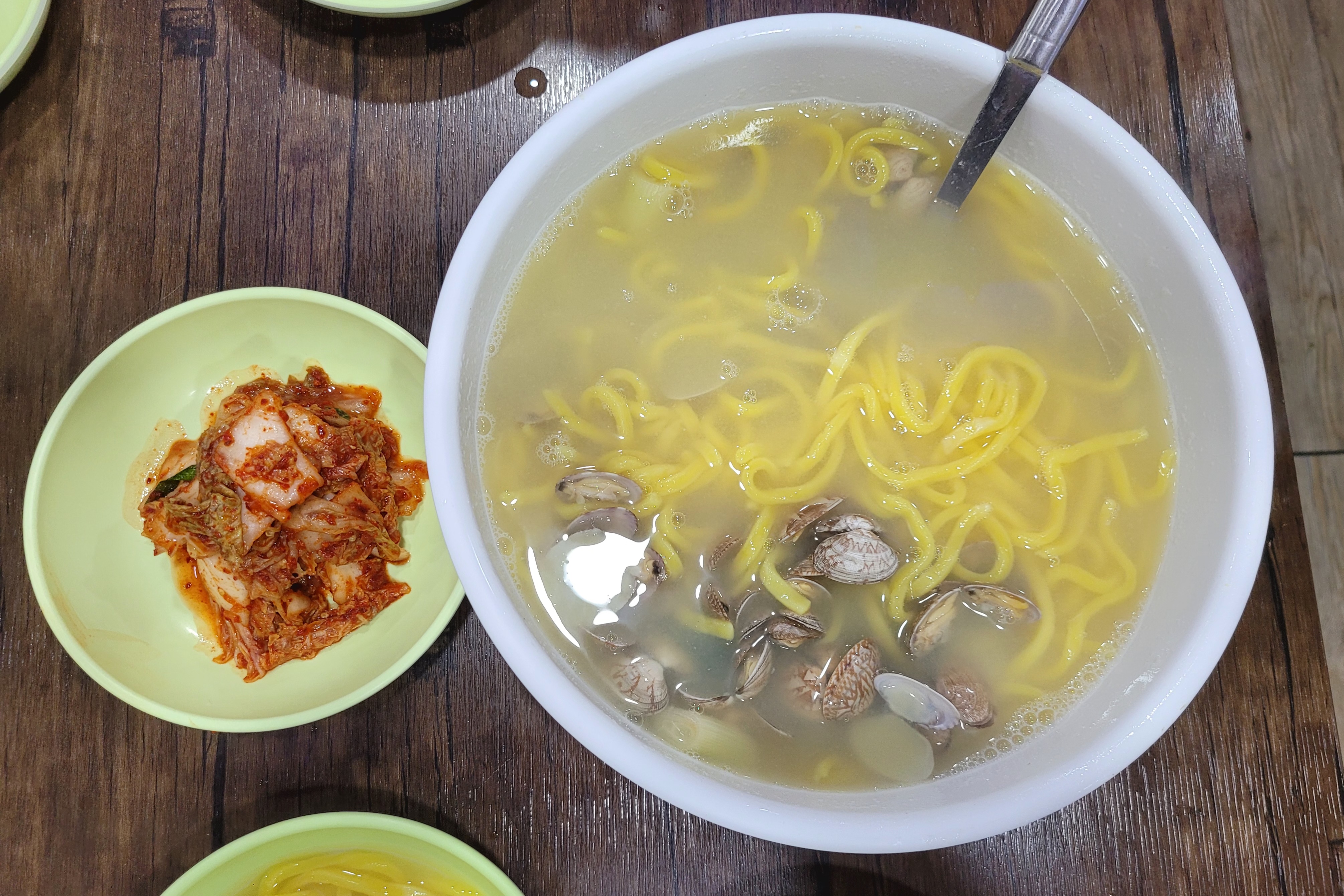 황도바지락칼국수 이미지