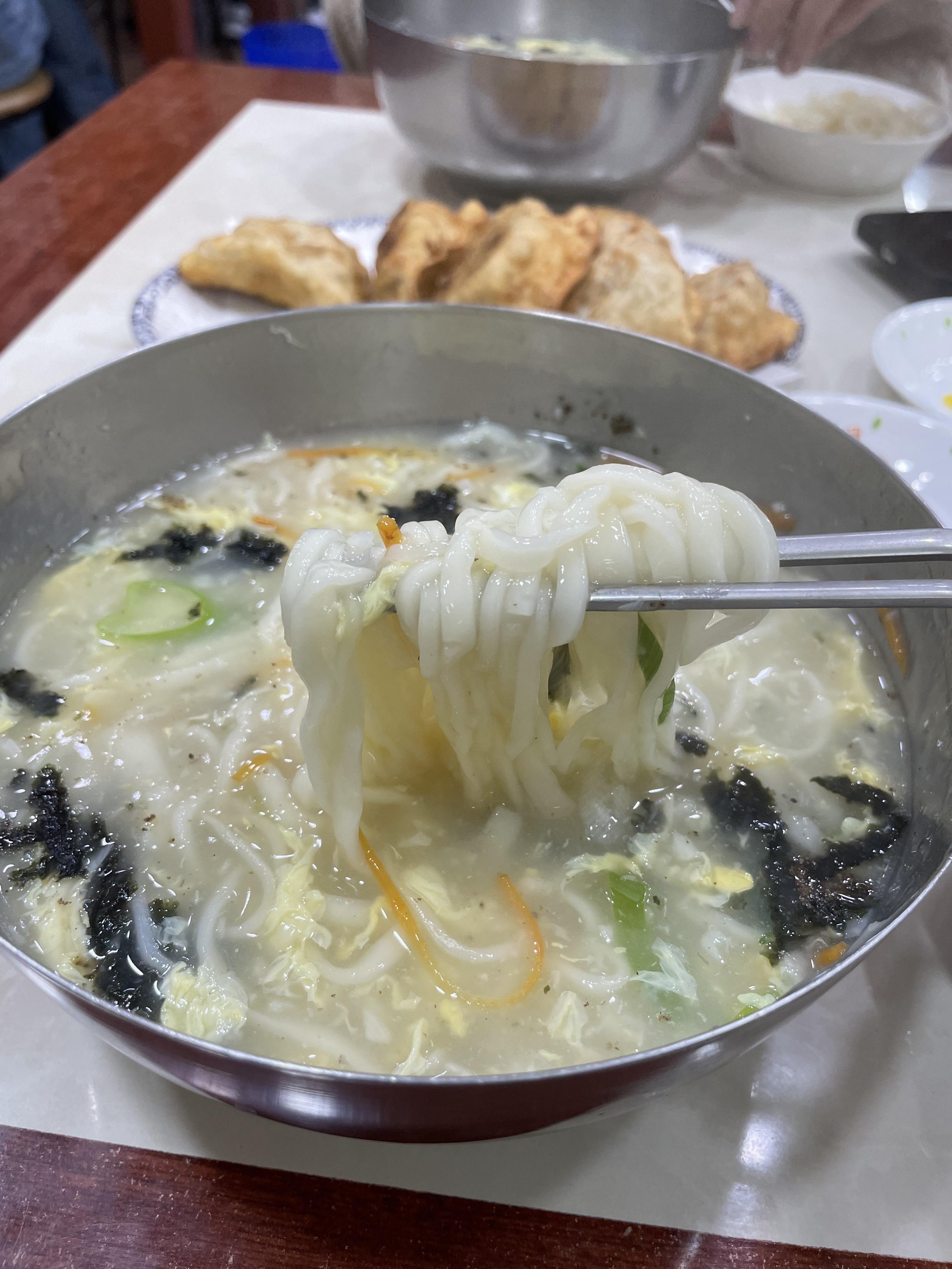  여수 이순신광장 맛집 "통만두집"