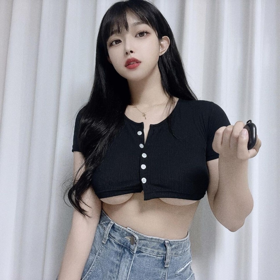 트위치 스트리머 김갑주, 과호흡 증상으로 응급 조치 받아...공항장애 증상으로 치료