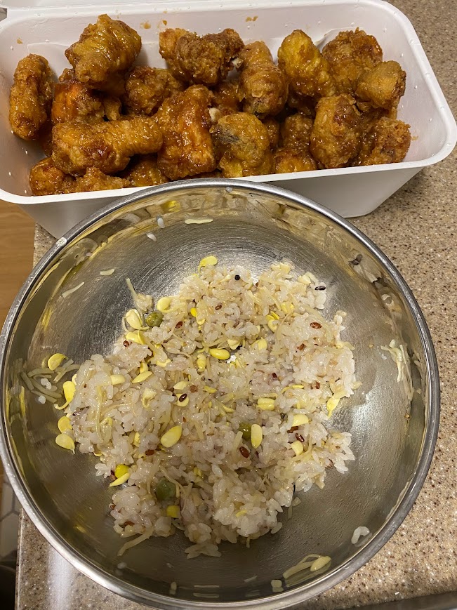 치킨과 주먹밥