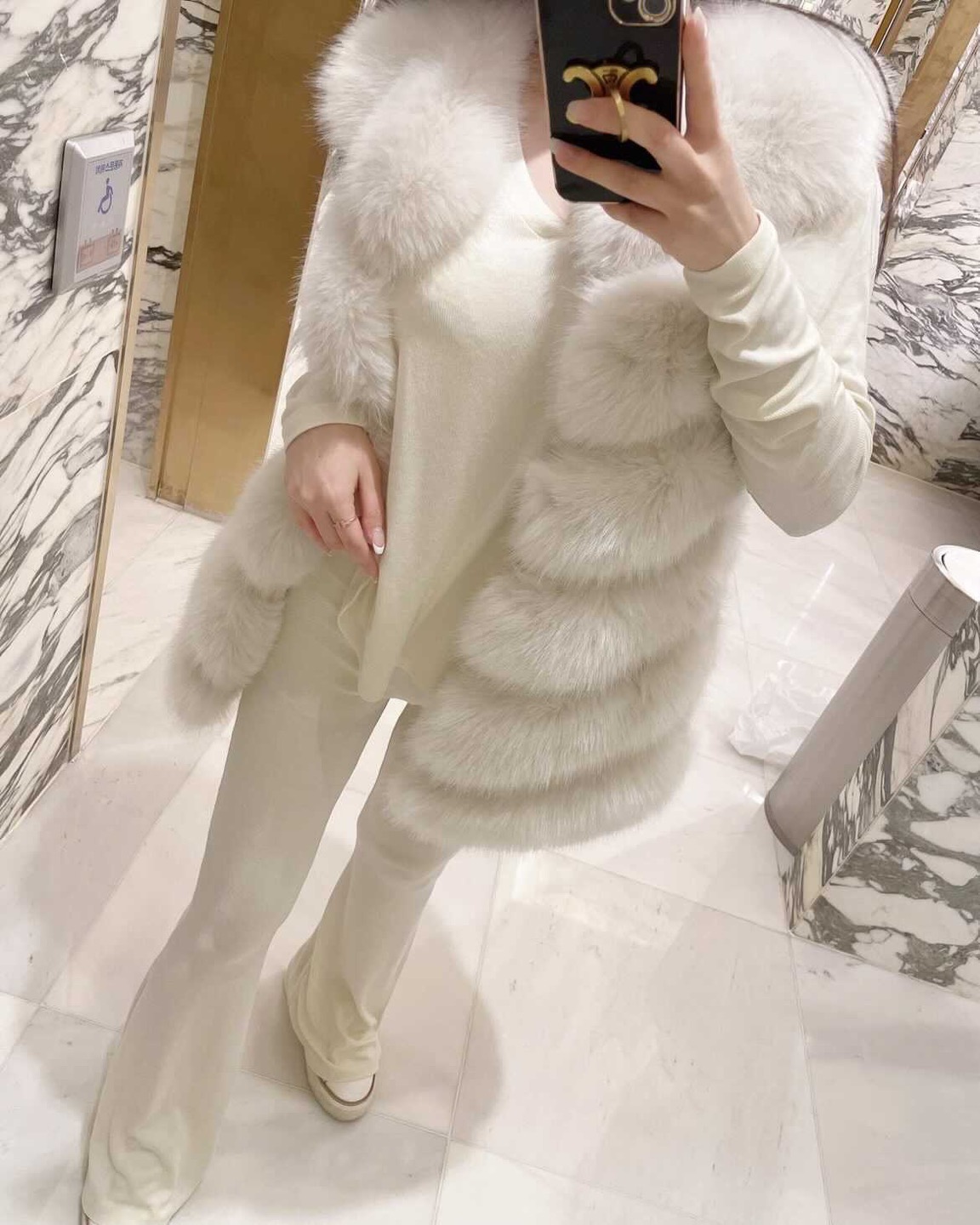 하이퀄리티 폼폼이 페이크퍼 조끼
