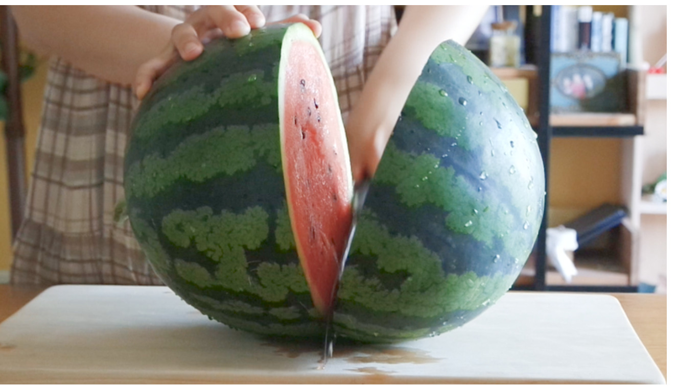  수박 자르기 전에 꼭 해야될 것 l 토마토, 깔끔하게 자르는 법
