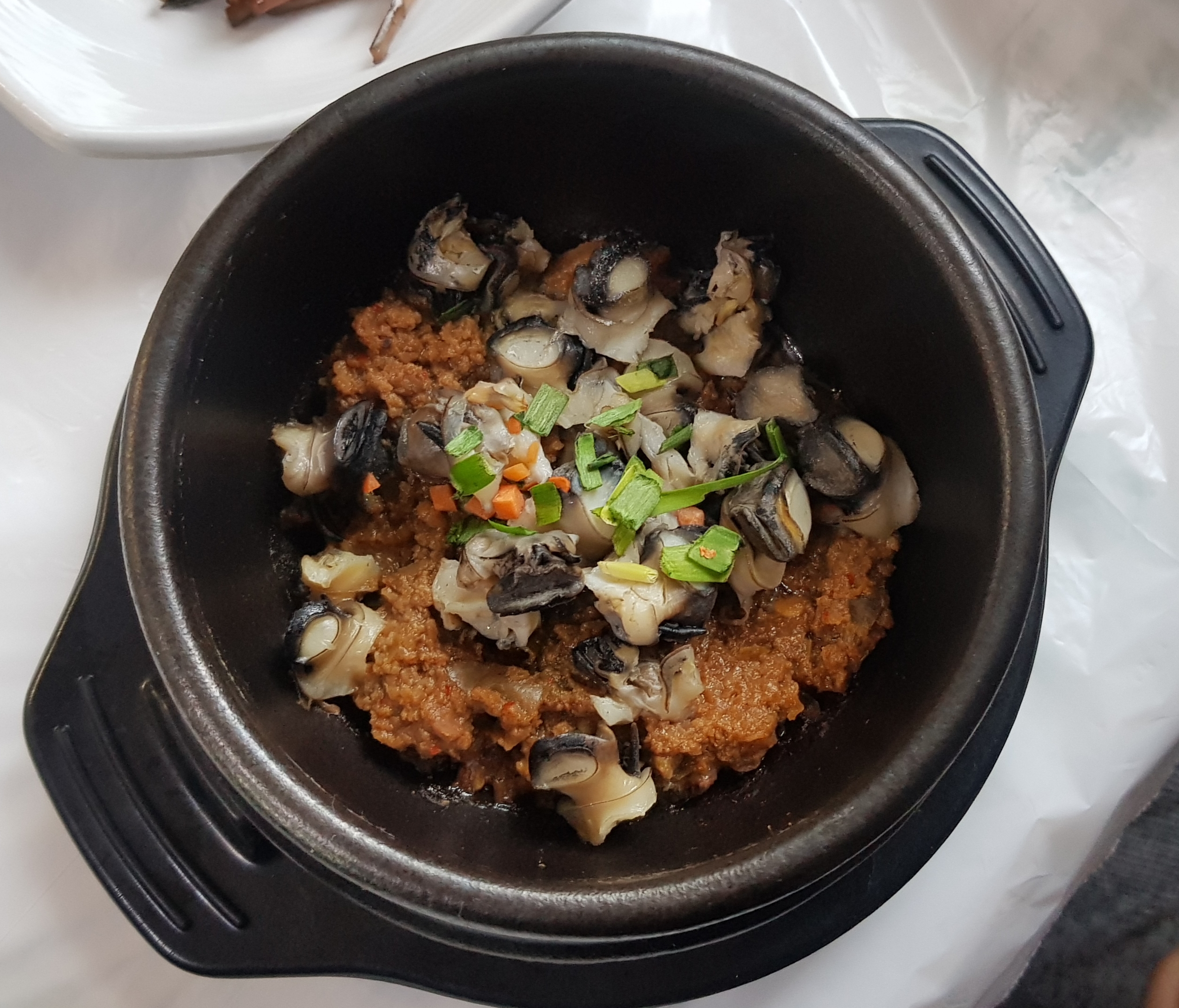  직접 키운 우렁 쌈장과 건강한 쌈밥 한끼 : 주봉마을우렁촌