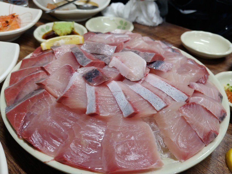  겨울철 제철 음식 방어 효능 & 먹는법