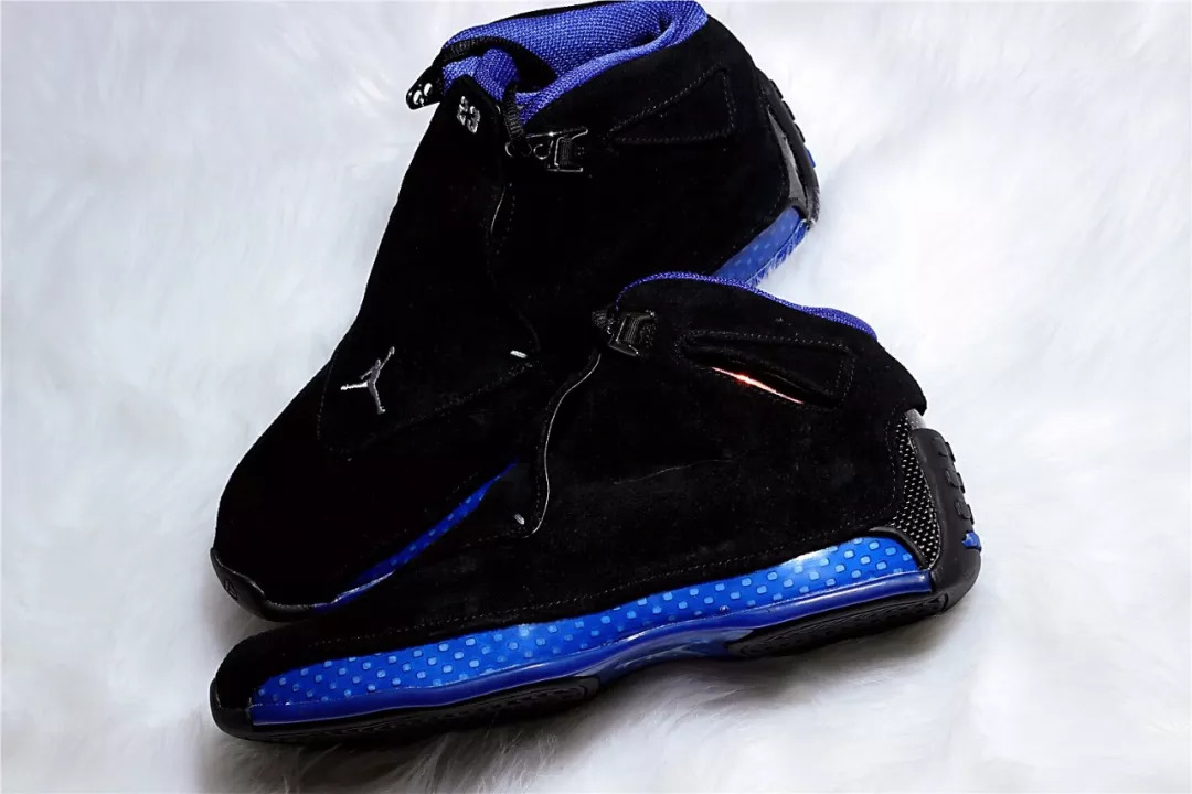 retro 18 black and blue