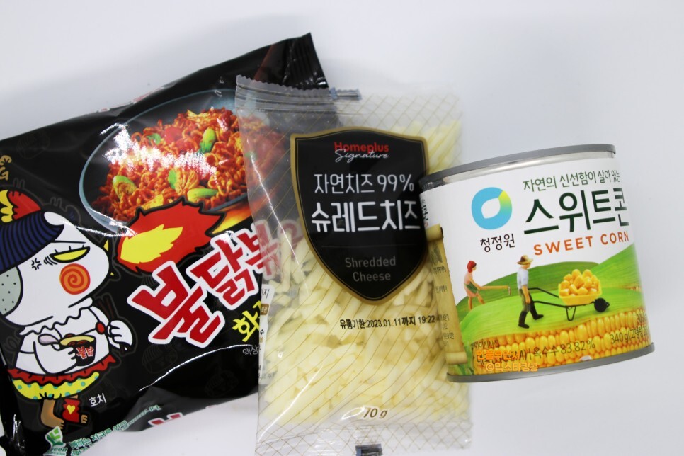 불닭볶음면 최고의 조합! 유퀴즈 콘치즈불닭볶음면 만들어봤어요. 불닭볶음면 최고의 조합! 유퀴즈 콘치즈불닭볶음면 만들어봤어요.