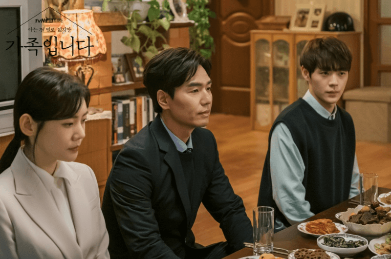 아는 건 별로 없지만 가족입니다, 윤태형과 김은주 부부, 그리고 막내 지우