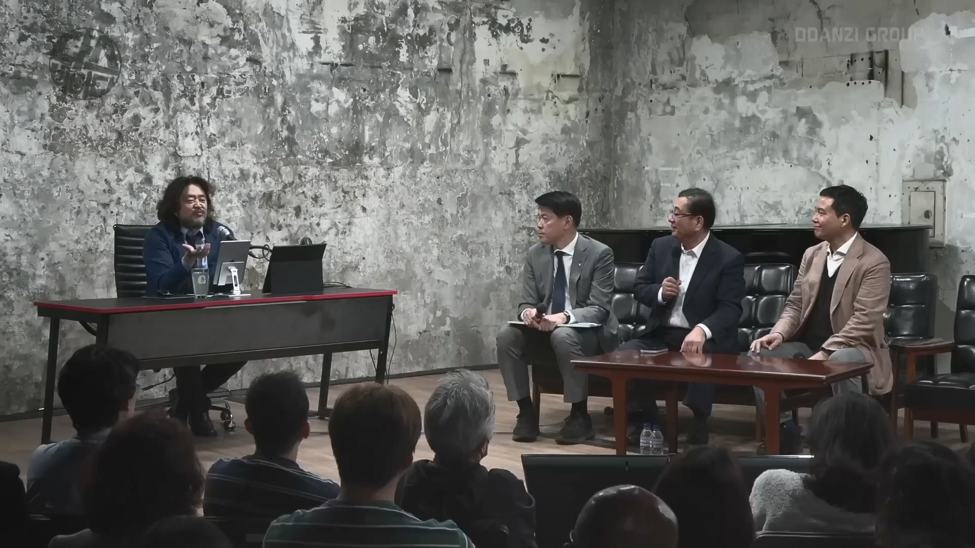[김어준의 다스뵈이다] 331회 김건희의 흑염소, 명태균의 똥개, 국정원의 설레발.mp4_20241102_153246.999.jpg