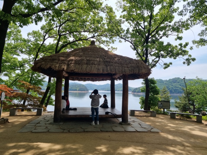 초가정