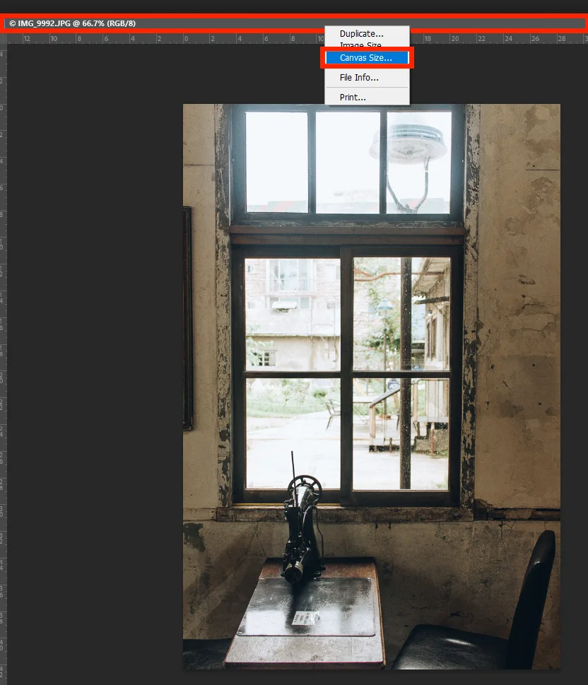 포토샵에서 캔버스 사이즈 조절하는 모습