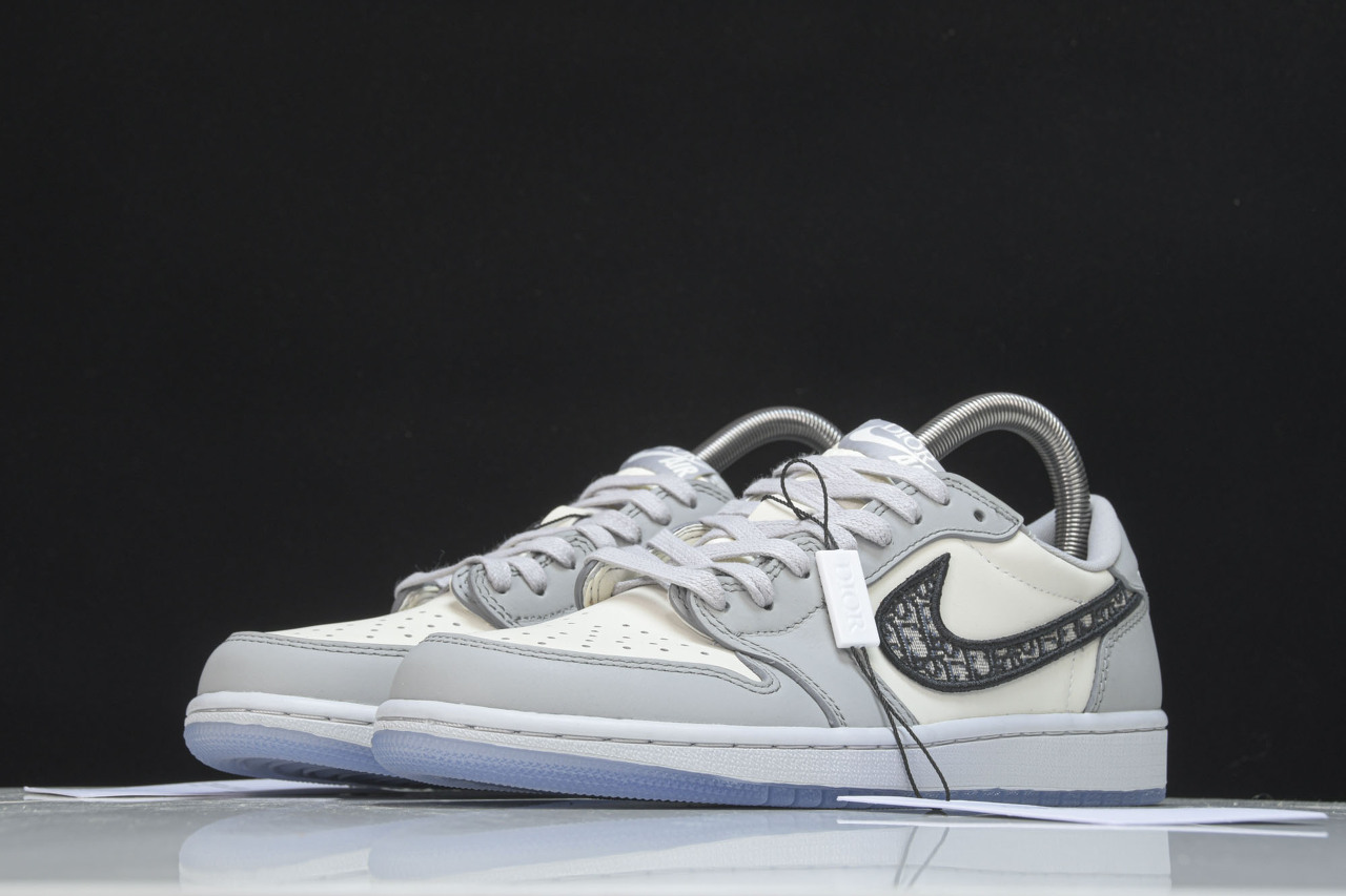  [DIOR x NIKE] TOP 디올 X 나이키 에어 조던1 레트로 로우 OG CN8608-002