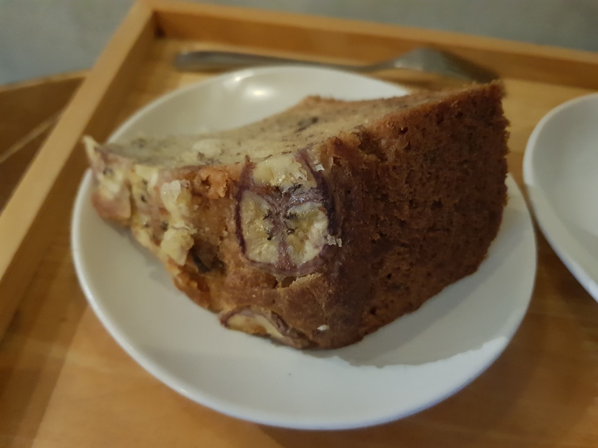 호치민 1군 타카시마야 백화점 분위기 좋은 카페 BAN Ca Phe - 바나나 케이크