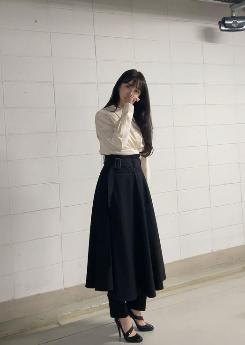 윤은혜·김종국, 끝나지 않는 열애설 "그냥 사귄걸로 하자"