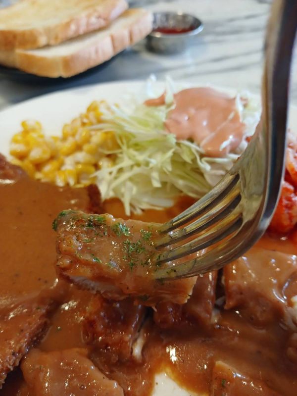 경양식당 수제 등심까스 한조각