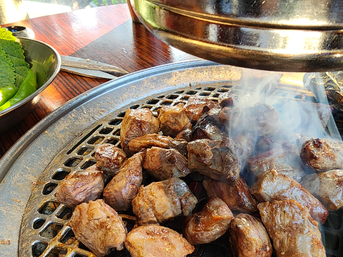 브라운 컬러로 맛있게 익은 갈매기살