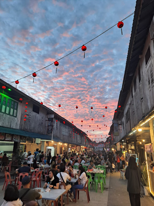 Siniawan-Night-Market