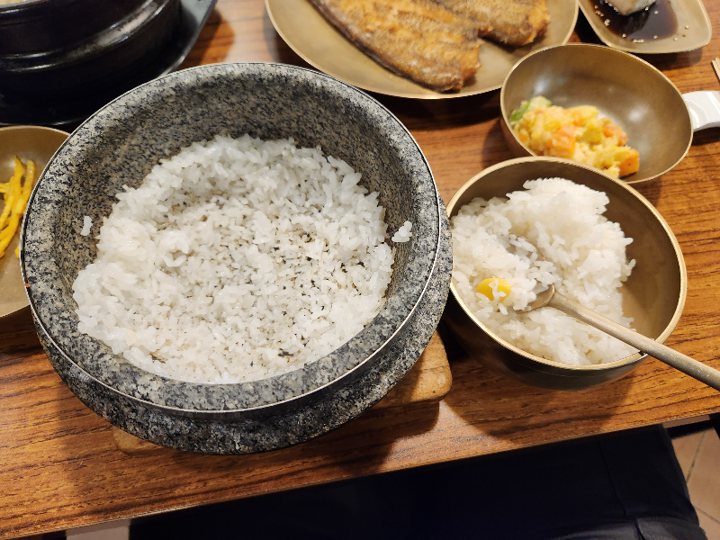 호치민 푸미흥 한식당-들깨시래기-솥밥-누룽지