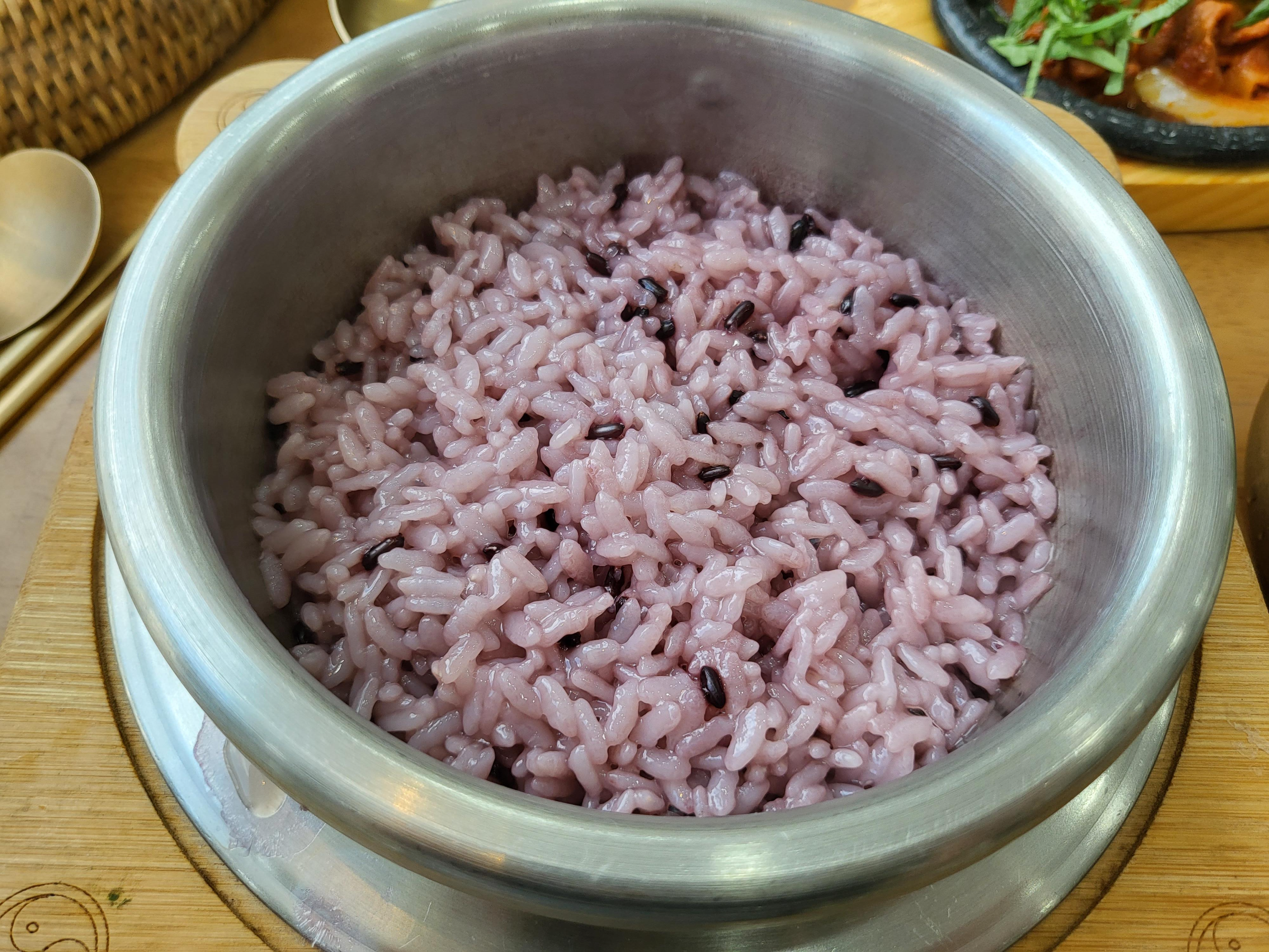 소쿠리밥상 - 솥밥 클로즈업