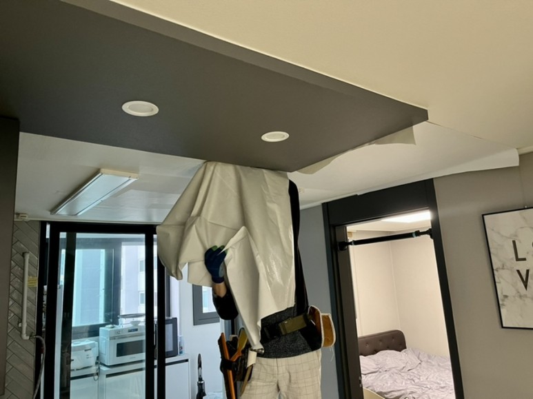 부분 인한 천장 도배하기 5