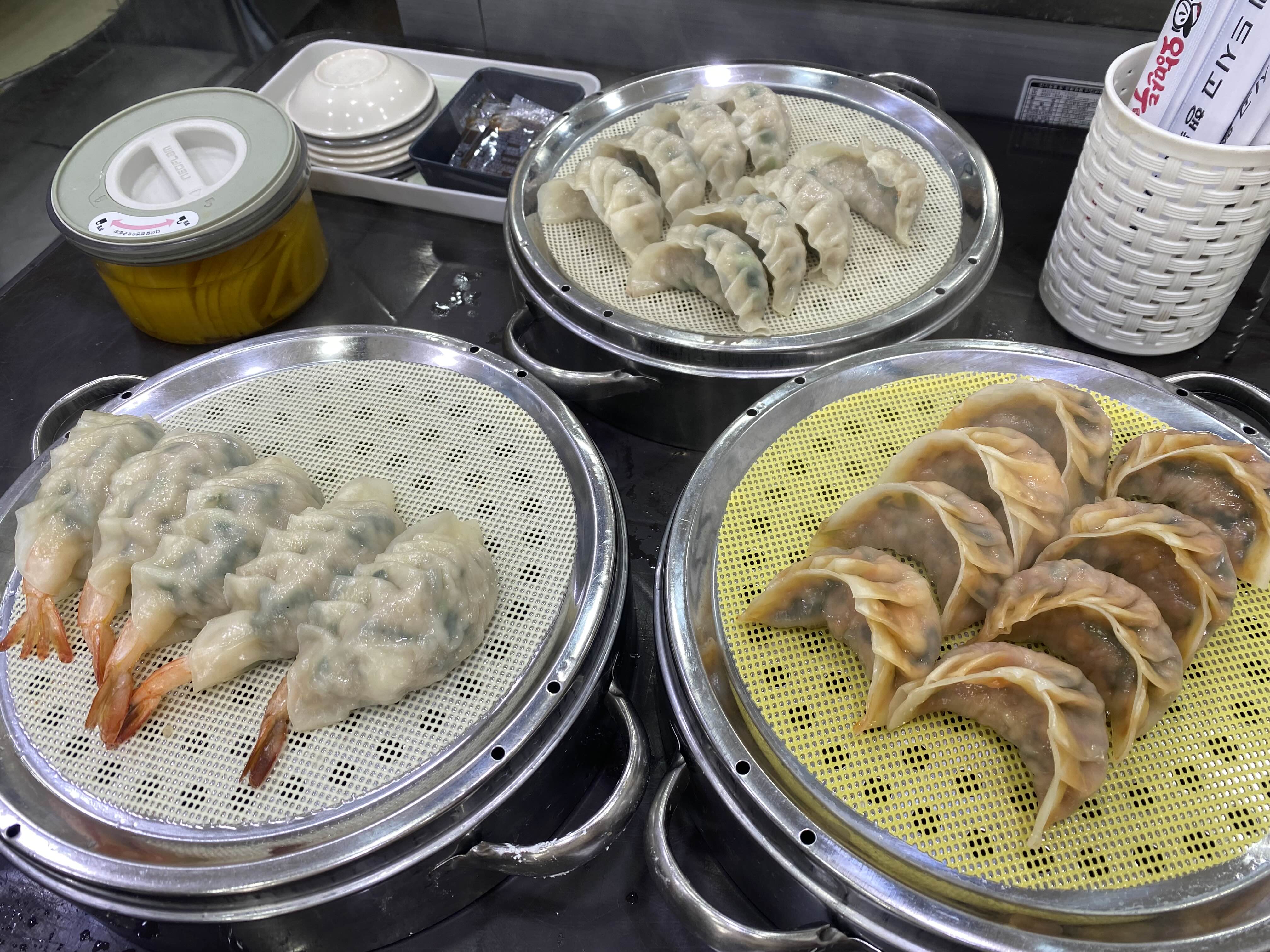 용감한왕만두 구로디지털역점 사진 4