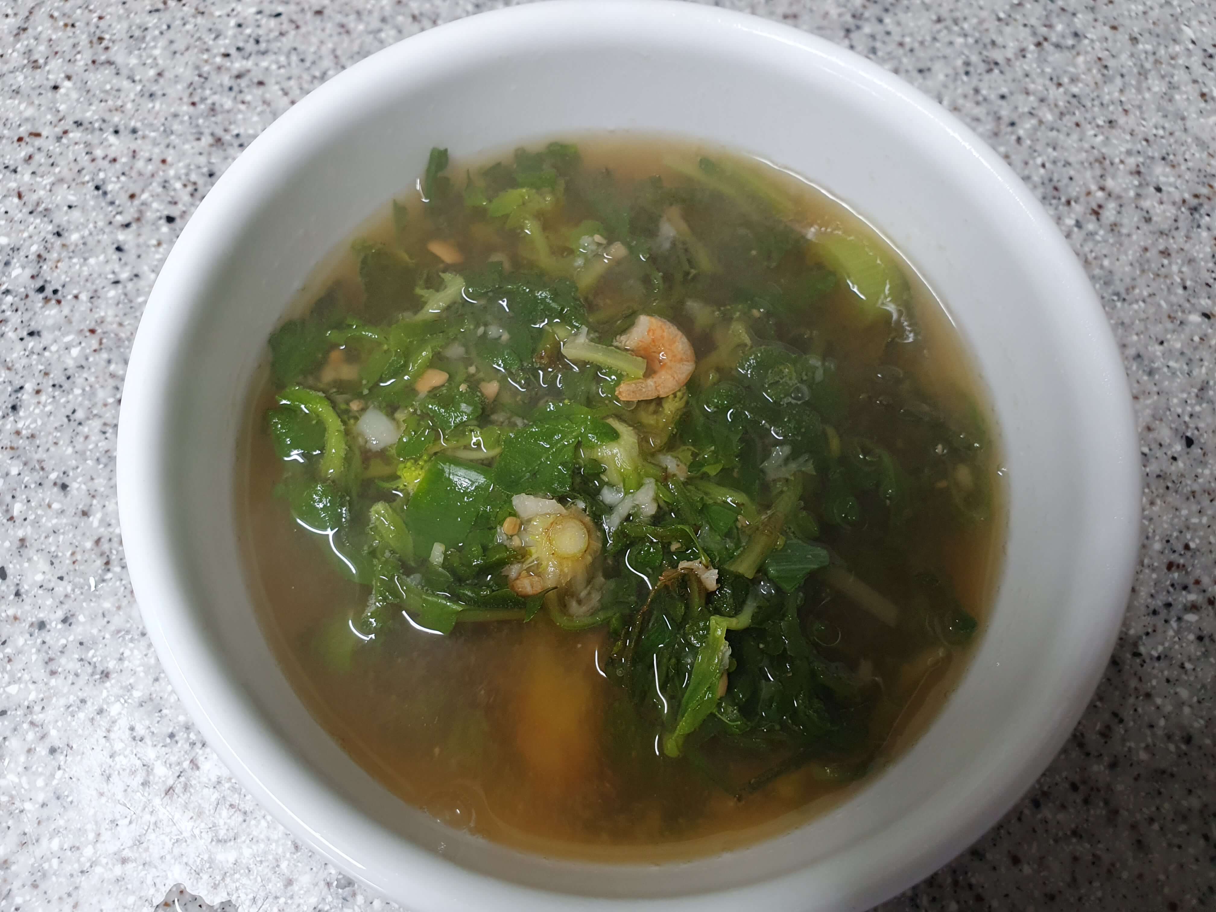 봄철 냉잇국 맛있게 하는 방법1