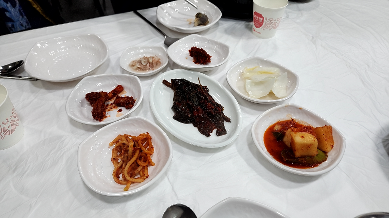 [속초 맛집] 아바이마을 고원 / 아바이순대, 오징어순대 전문점 - 밑반찬