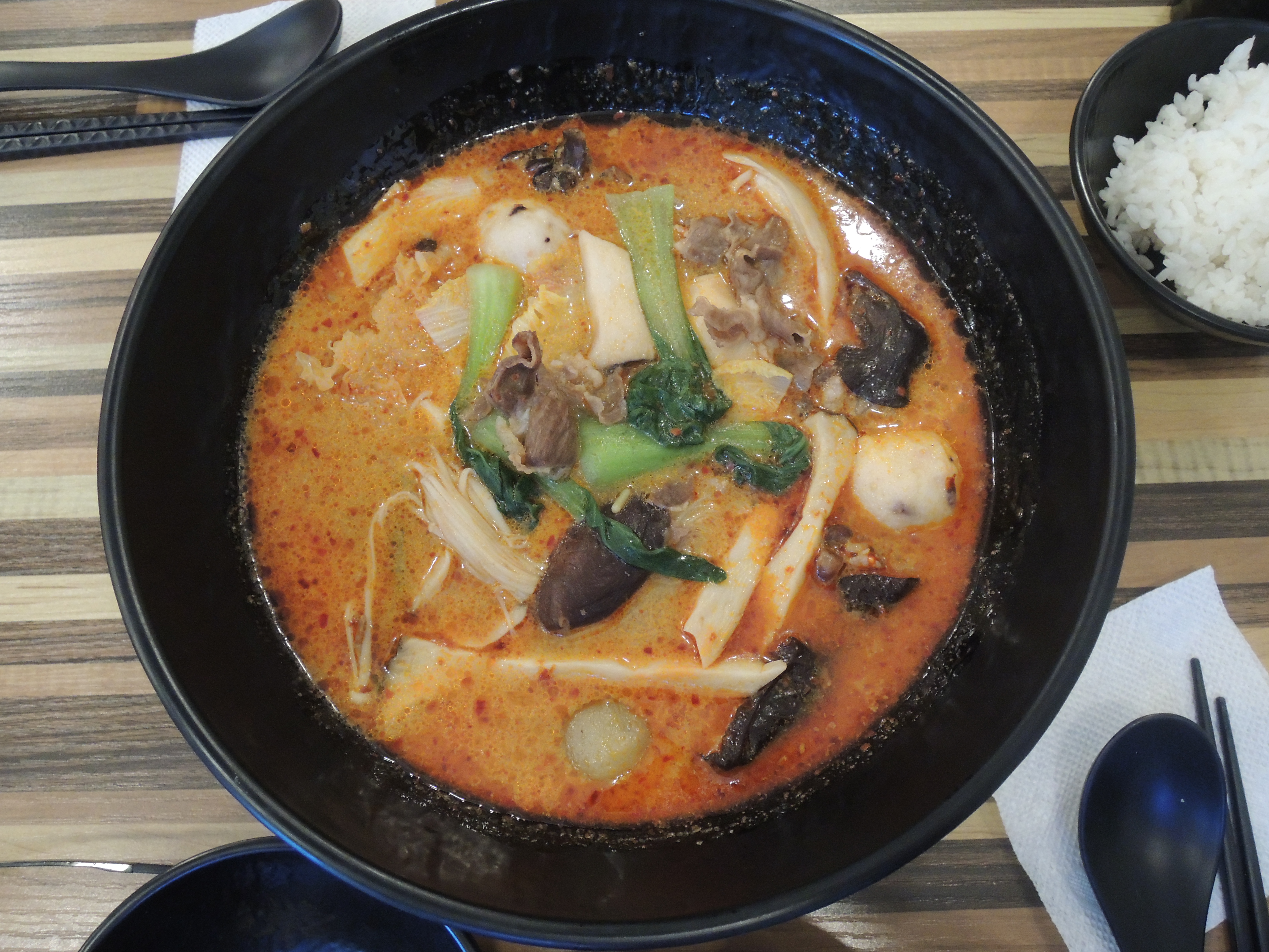  홍대마라텐샤에서 마라탕과 꿔바로우 먹어 봄