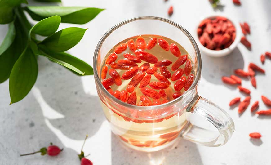 Benefits and side effects of goji berry tea