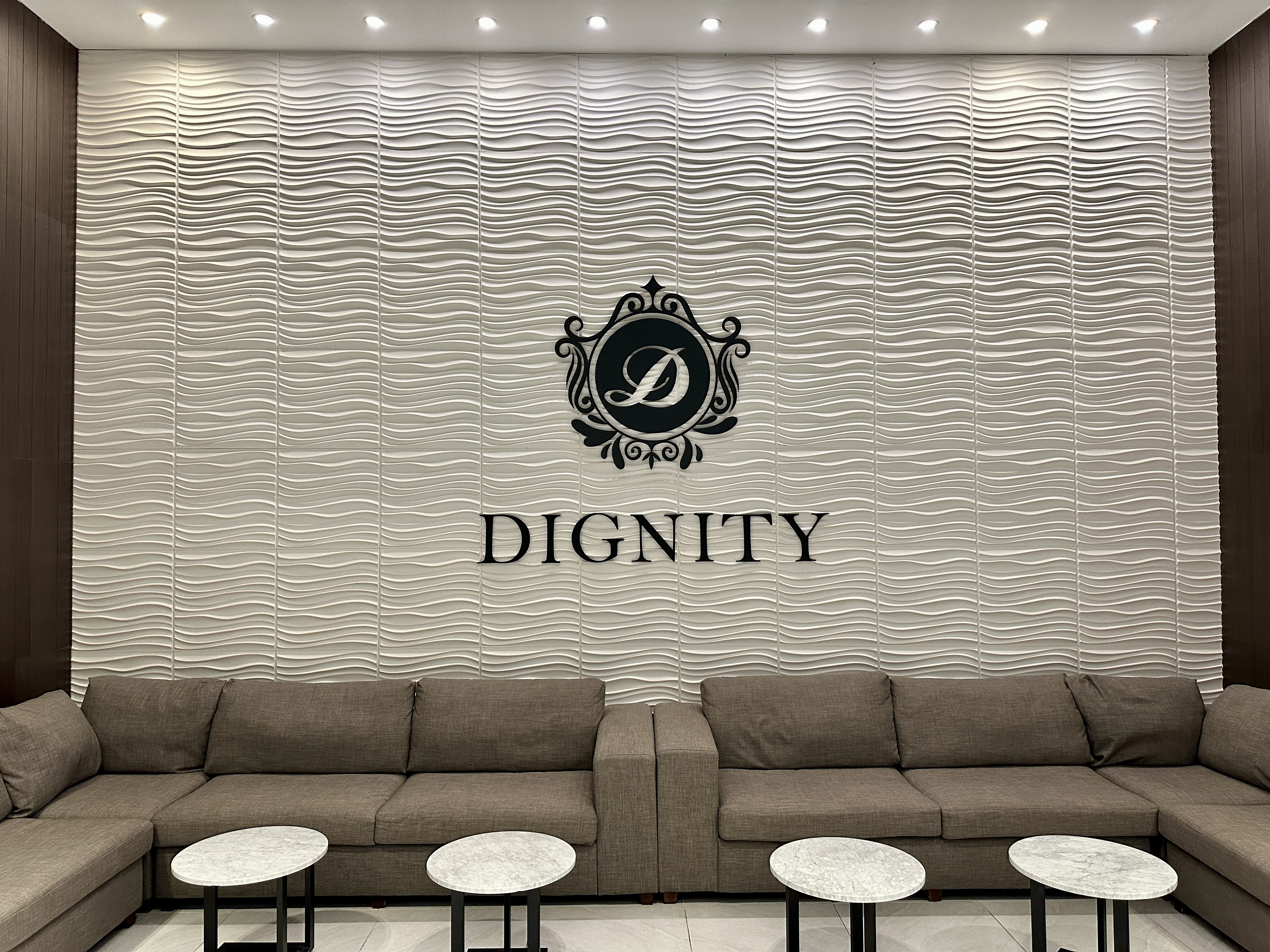디그니티 호텔