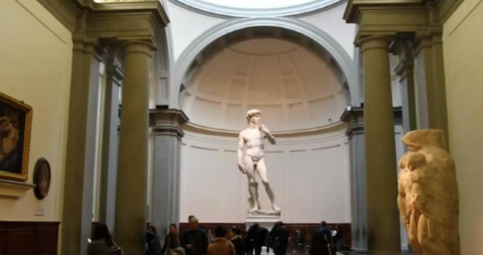 피렌체 아카데미아 미술관 속 미켈란젤로의 다비드상
