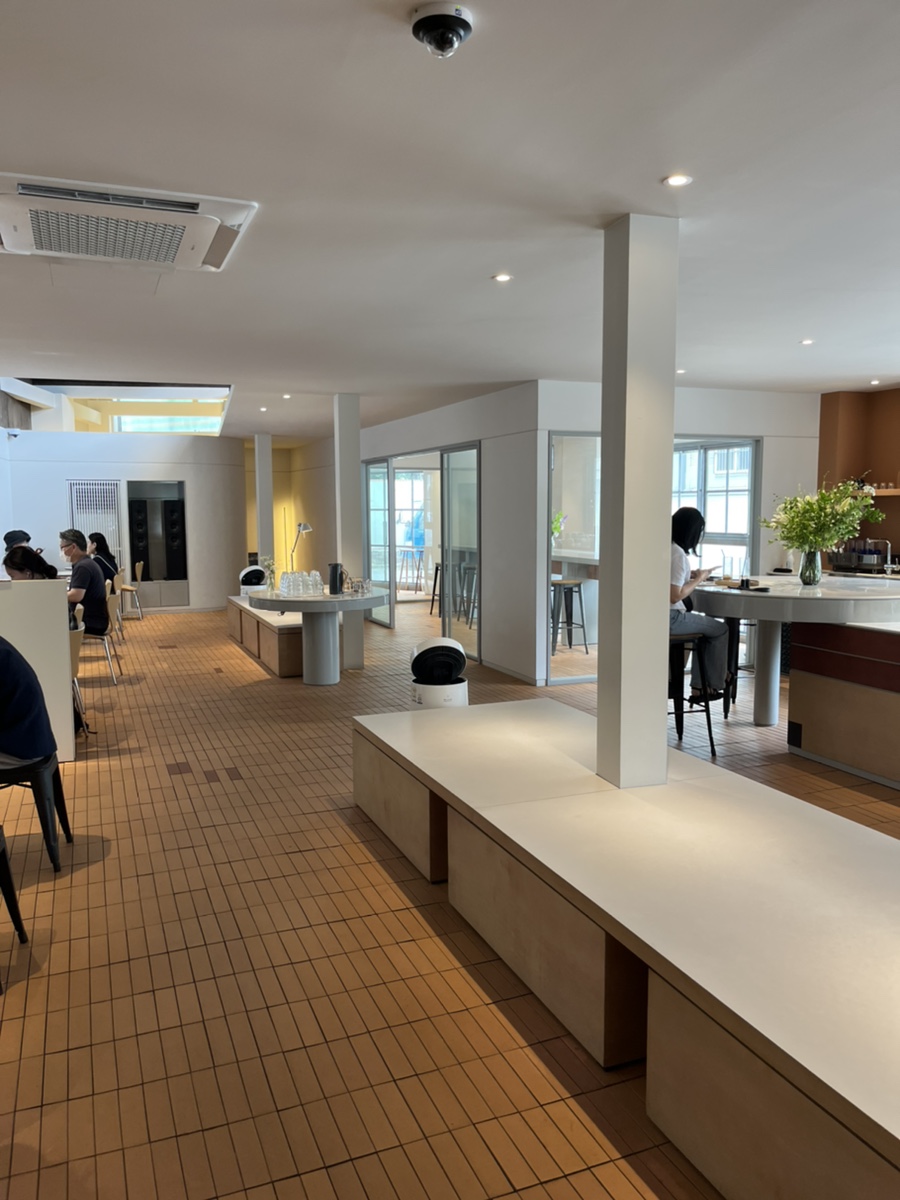 문래동에 있는 힙 카페, 커피보다 빵이 더 맛있다! 폰트 가게 12