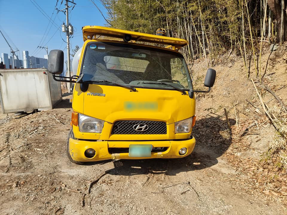  현대 145M 2.5t 2006년식 400만원 판매합니다. (이것은 수출하는 차량입니다.)