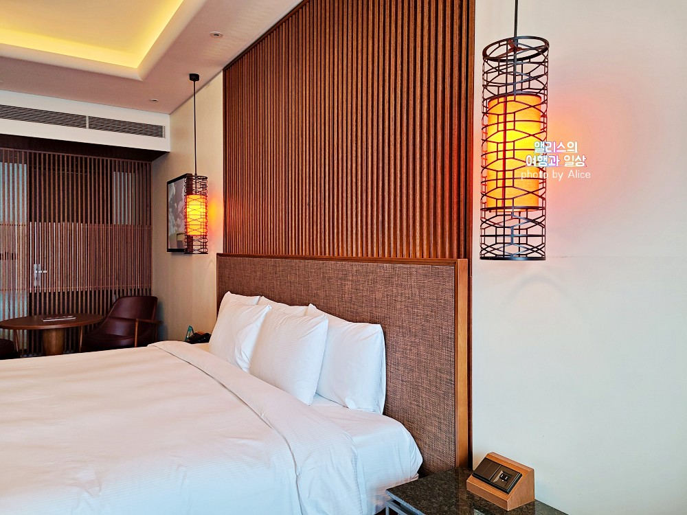 아난티 힐튼 부산 프리미엄 오션뷰 룸 케이브드 네프아송 어메니티