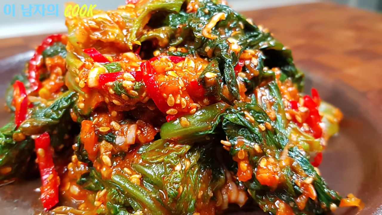 "쌈 싸 먹다 남은 상추는 끓는 물에 던져버리세요!" 간단하면서도 새콤달콤 맛있는 상추나물을 만드는 방법 13 img