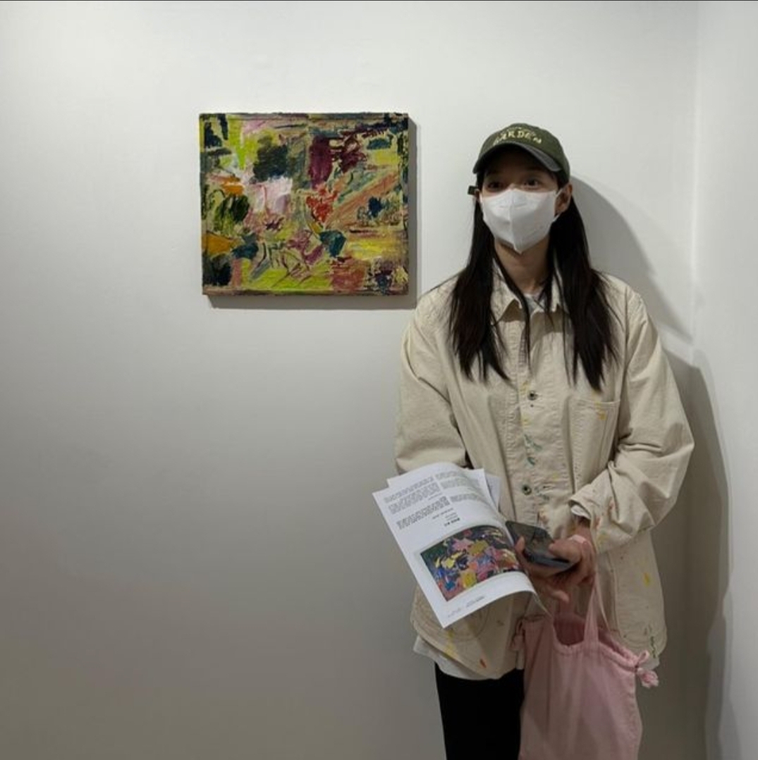  '김우빈' 신민아, 벚꽃 데이트 신났네…"귀여운 나들이"