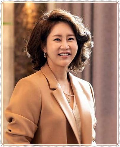 차주란(배우: 신은경)