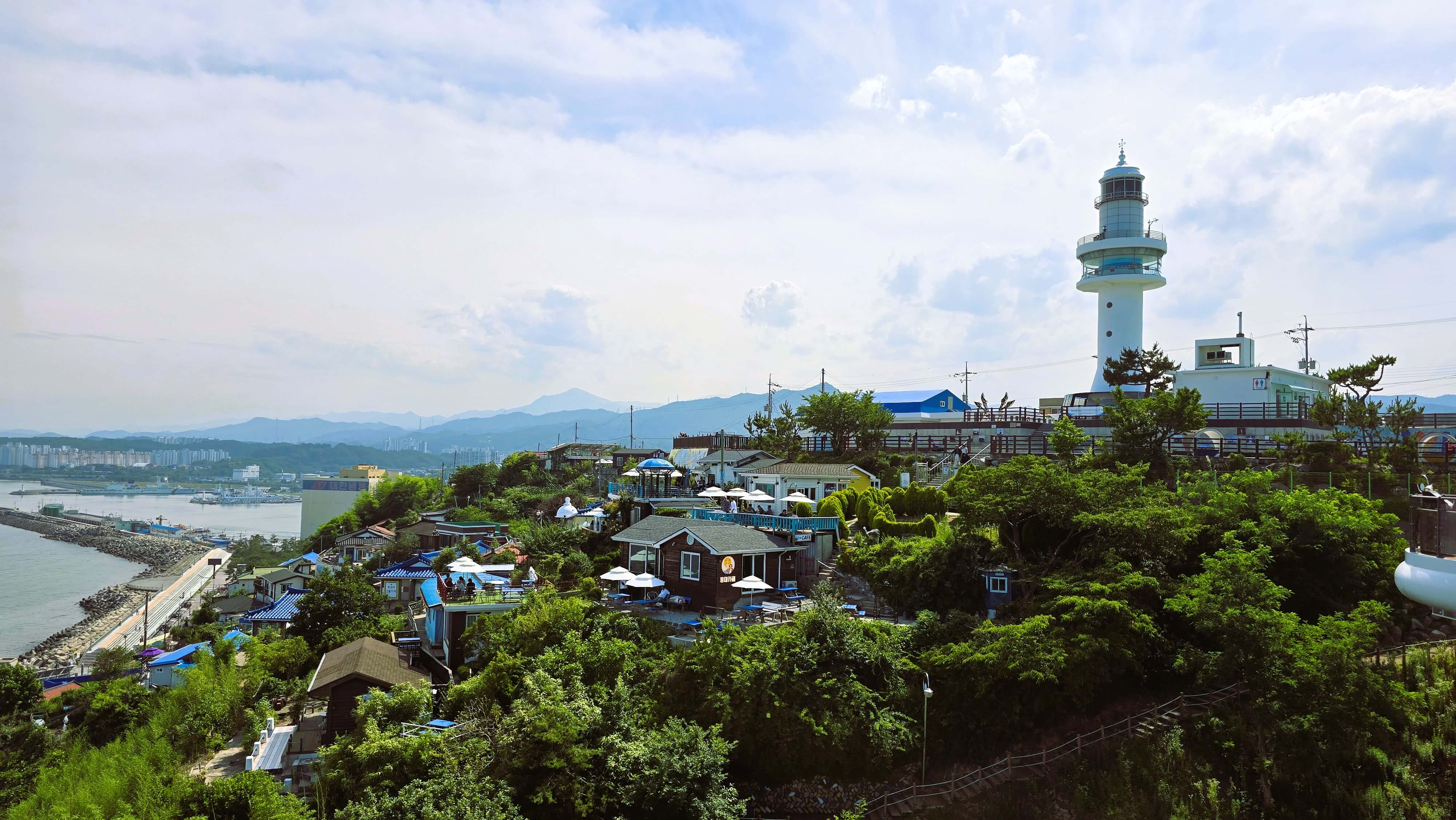  동해시 가볼만한 곳 - 논골담길과 묵호등대