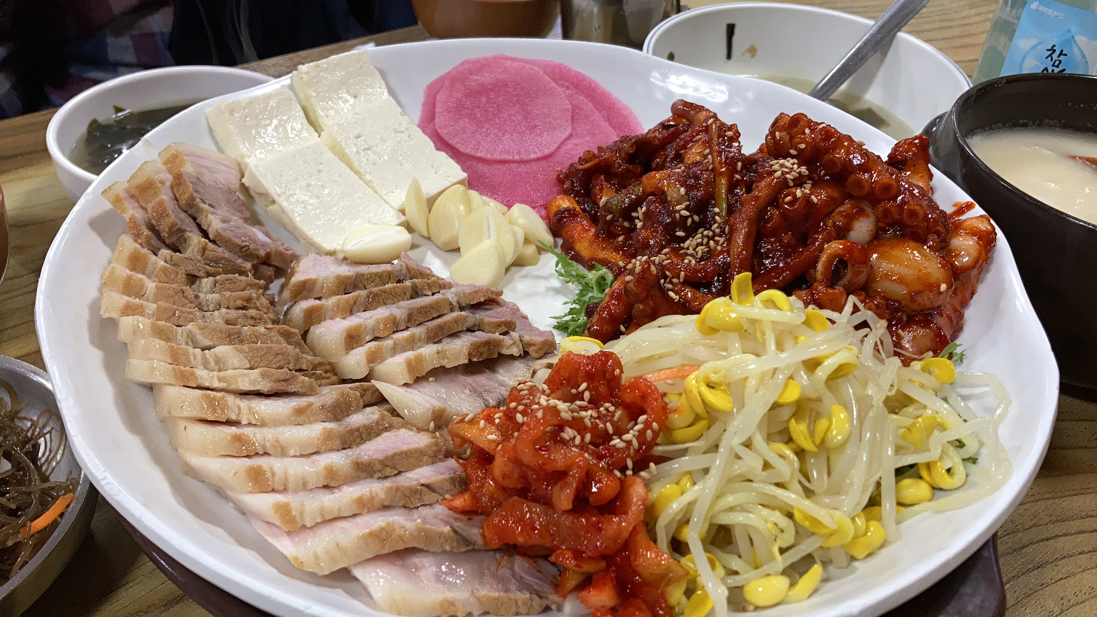  입북동한식 초가집에서 낙지보쌈 먹고 왔어요