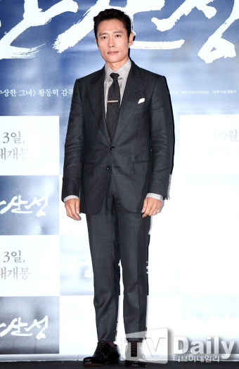 조우진 남자배우상 과거 결혼 아내 73