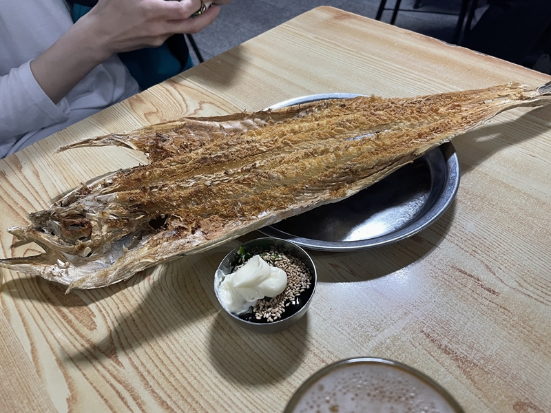 바삭함과-부드럼움이-공존하는-황태포구이