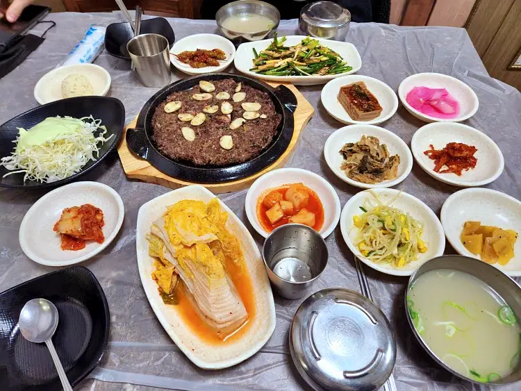 토요일은 밥이좋아 역대급 국물맛 곰탕&#44; 한우 떡갈비&#44; 가마솥밥 맛있는 식당 군산 맛집 추천 토밥즈 방송정보