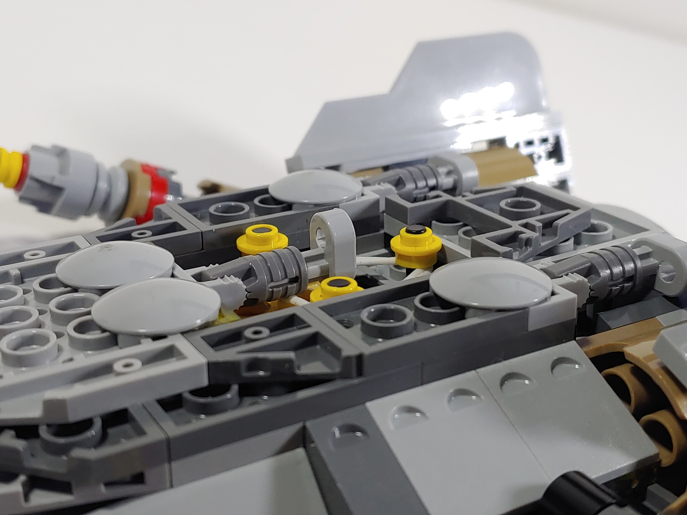 레고 75150 - A-윙 스타파이터 -랜딩기어를 눞힌 모습