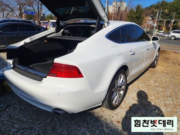  [힘찬밧데리 창원점] 창원밧데리 창원 외동 아우디 A7 자동차 배터리 전문점 힘찬배터리 델코 AGM 105 L 배터리 적용 창원 마산 진해 수입차 국산차 배터리 전문점