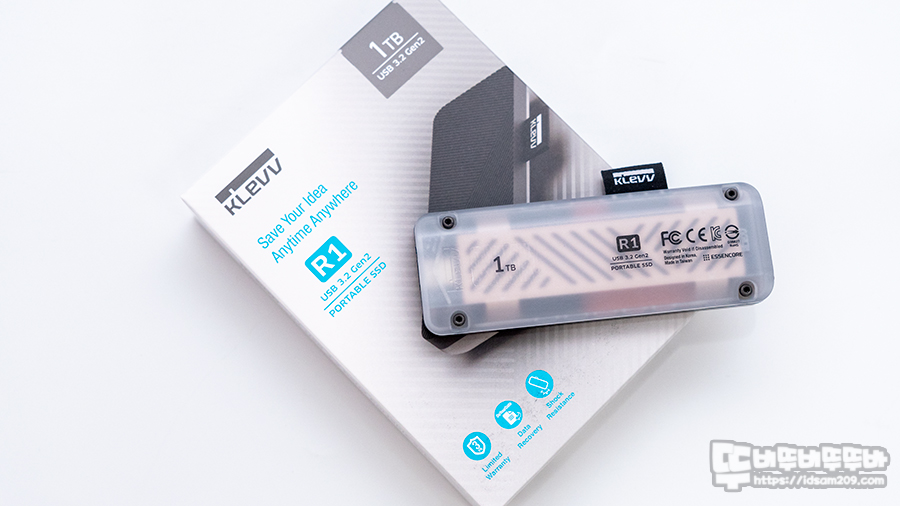  에쎈코어 ESSENCORE KLEVV R1 Portable SSD 1TB