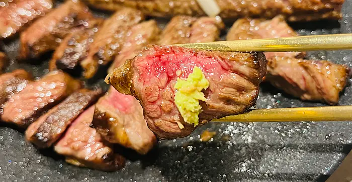 와사비 올린 우대갈비 한점
