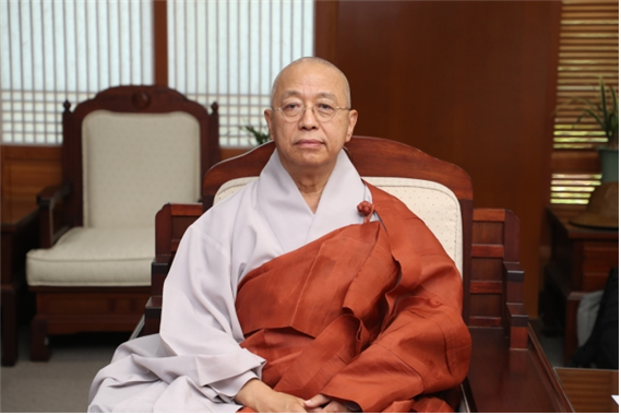 발간과 고품격 명상숲길 조성 통도사 현문 주지스님 소임...『신편통도사지』 1