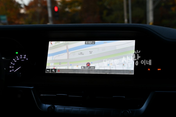 Majave the Master Platinum 7인승 실내가 압도적입니다. 4