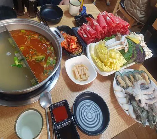 유신톳해물칼국수