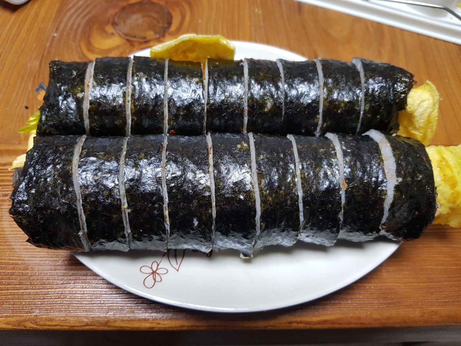  1/16)아플땐 먹어야 합니다. 중요한 핑계거리죠^^;;; (삶은계란, 김밥)